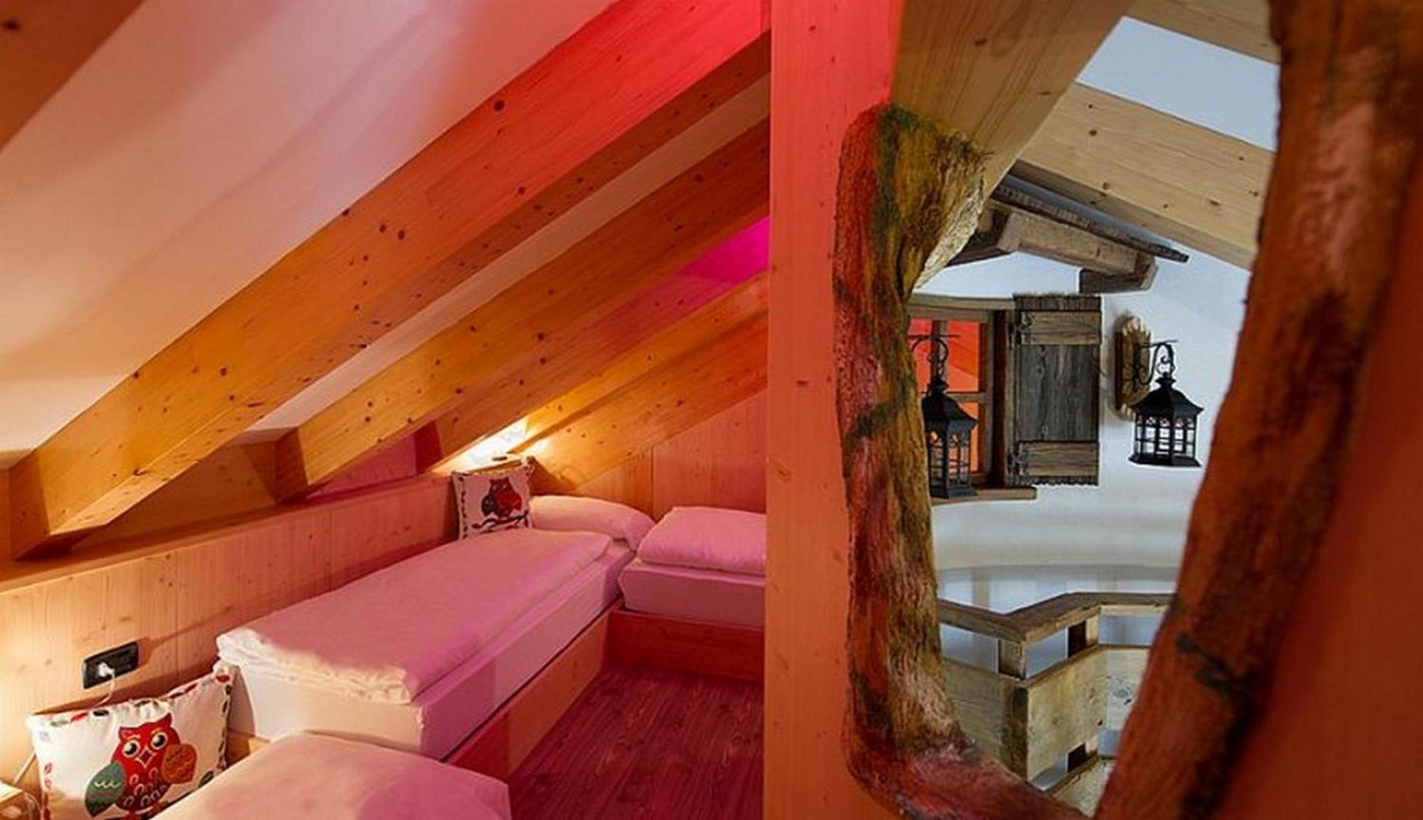 Mytime Hotels La Grotta Vigo di Fassa Pokoj fotografie